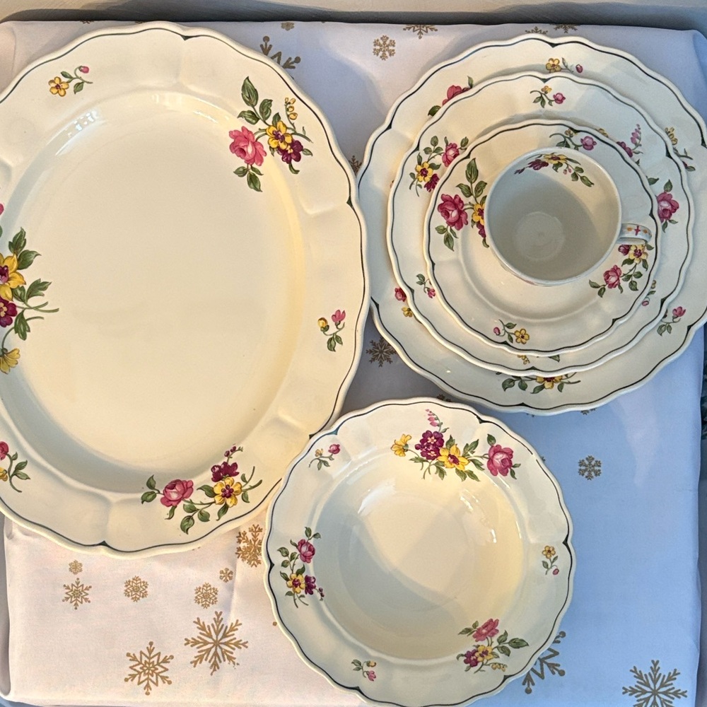 1 Place Setting and Serving Tray Vintage Grindley Marlborough Royal Petal China